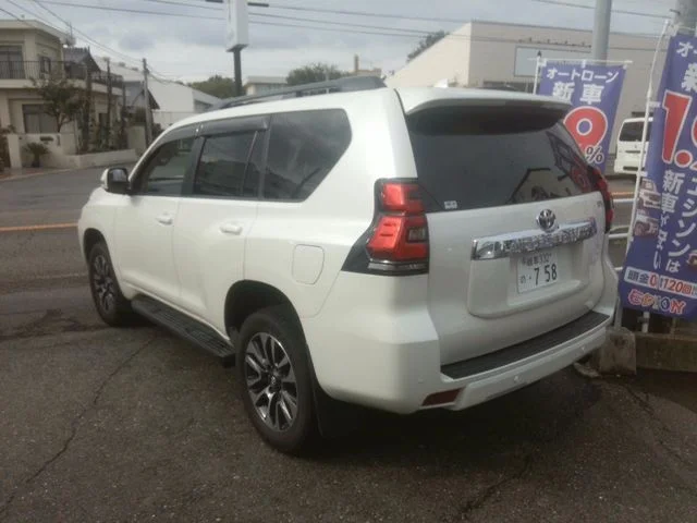 Toyota LANDCRUISER PRADO TX　Lパッケージ photo 3