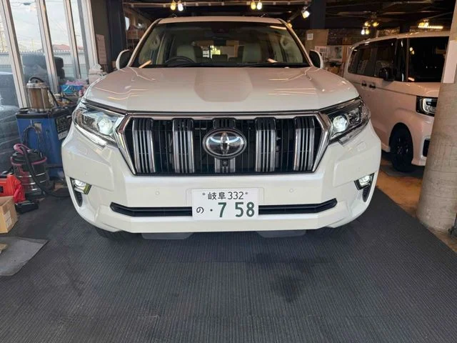 Toyota LANDCRUISER PRADO TX　Lパッケージ photo 4