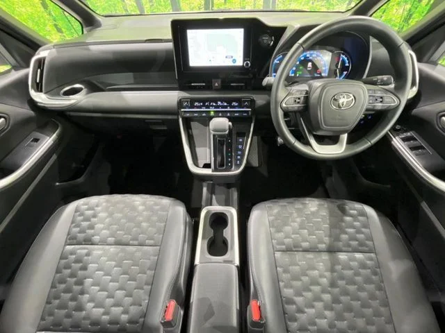 Toyota VOXY HYBRID 4WD S−Z photo 2