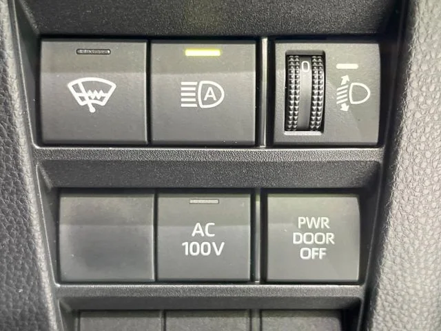 Toyota VOXY HYBRID 4WD S−Z photo 3