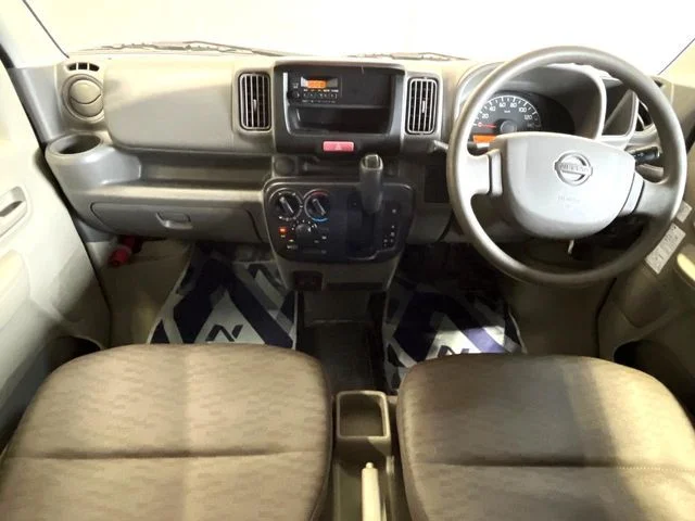 Nissan NV100 CLIPPER DX　HR photo 2