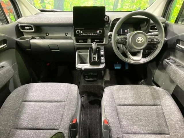 Toyota SIENTA HYBRID Z photo 2