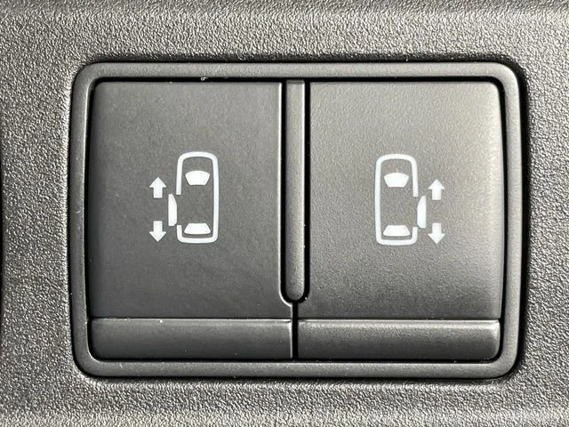 Nissan SERENA WG e−POWER　ハイウェイスター　V photo 4
