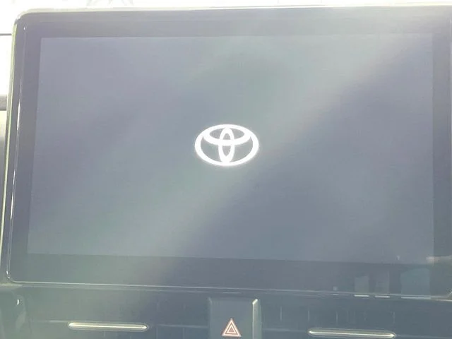 Toyota VOXY HYBRID S−Z photo 3