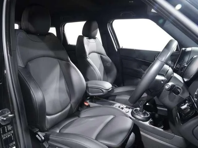 Bmw MINI COOPER D CROSSOVER シャドー　エディション photo 4