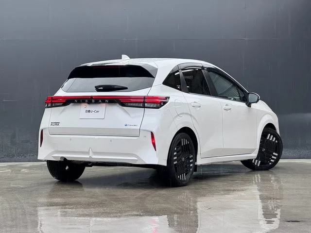 Nissan AURA G photo 2