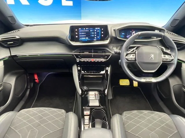 Peugeot PEUGEOT 2008 GT　ブルーHDi photo 2