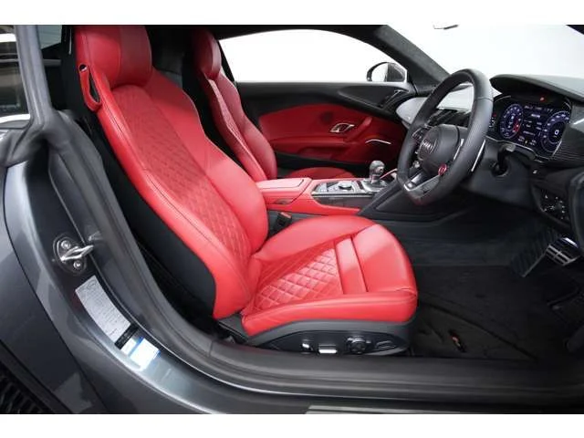 Audi AUDI R8 V10パフォマンス5．2FSIクワSトロ photo 2