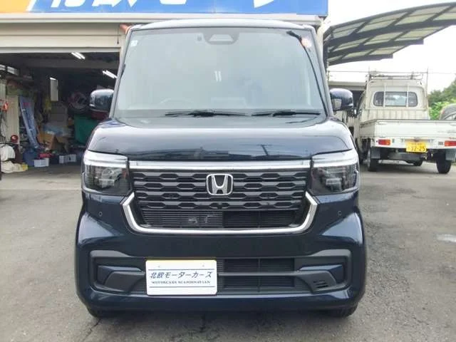 Honda N BOX CUSTOM ベースグレード photo 2