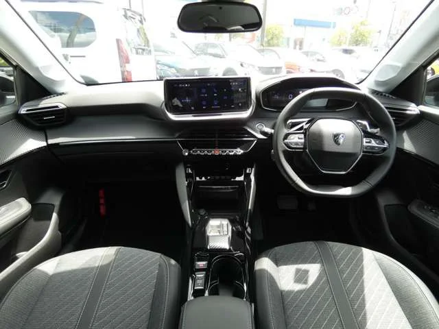 Peugeot PEUGEOT 208 アリュール photo 3