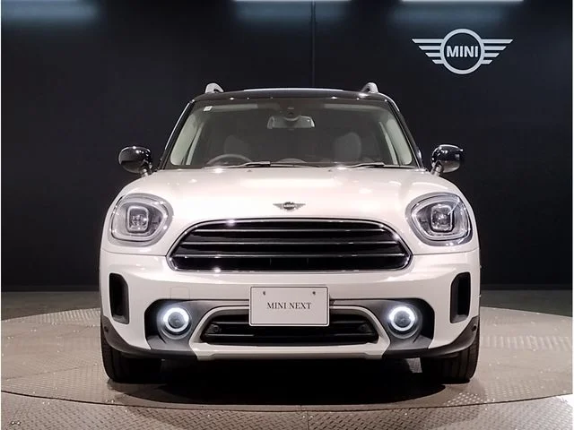 Bmw MINI COOPER D CROSSOVER ベースグレード photo 2