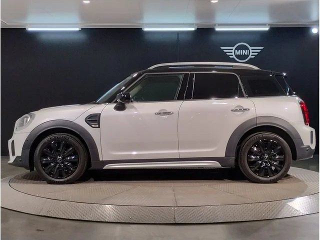 Bmw MINI COOPER D CROSSOVER ベースグレード photo 3