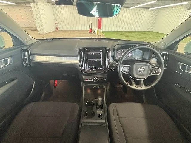 Volvo VOLVO XC40 B4　モメンタム photo 2
