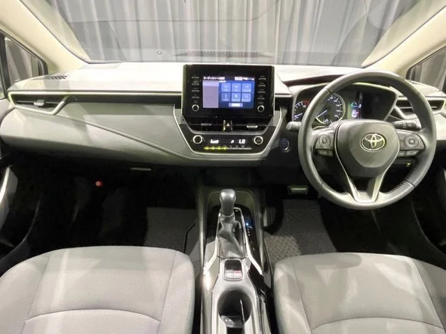 Toyota COROLLA TOURING HYBRID S photo 2
