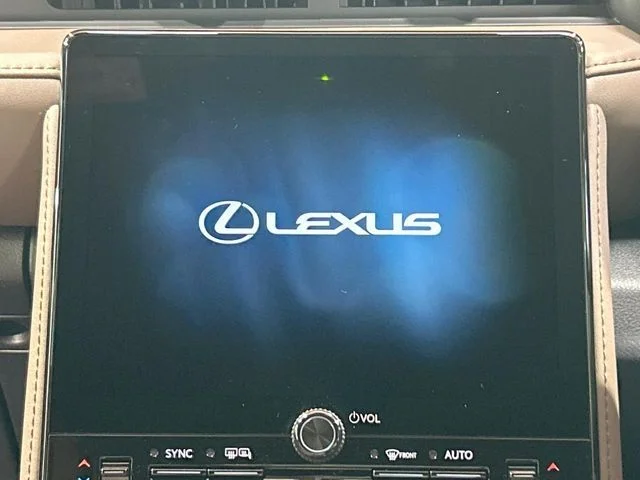 Toyota LEXUS LBX エレガント photo 3