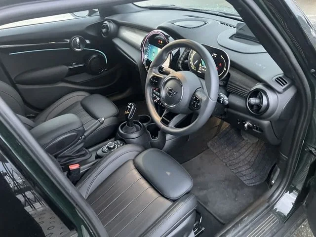 Bmw MINI COOPER S 5DOOR レゾリュート　エディション photo 2