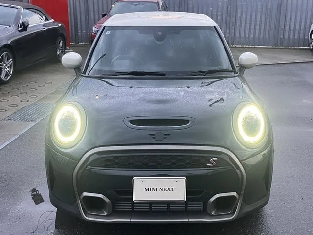 Bmw MINI COOPER S 5DOOR レゾリュート　エディション photo 4
