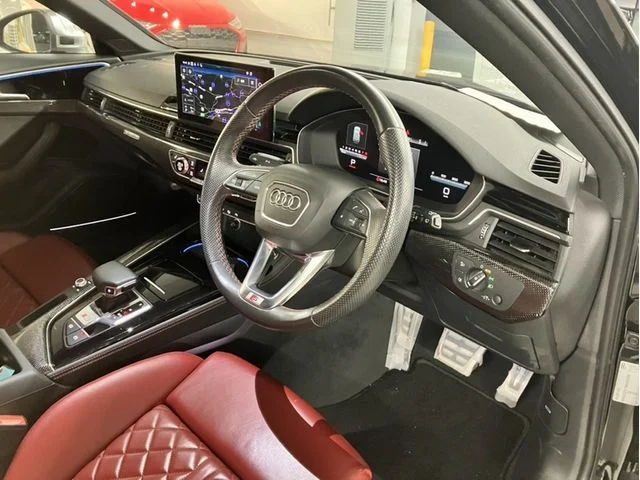 Audi AUDI S4 AVANT ベースグレード photo 2