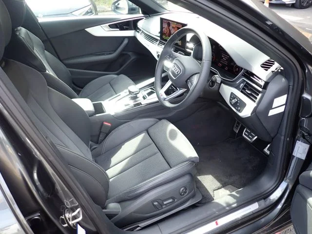 Audi AUDI A4 40　TDI　クワトロ　Sライン photo 2
