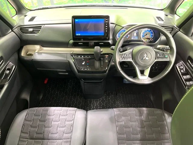 Mitsubishi DELICA MINI T　プレミアム photo 3