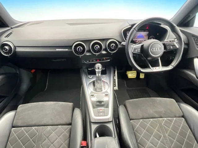 Audi AUDI TT coupe 40　TFSI　Sラインパッケージ photo 2