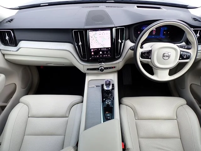 Volvo VOLVO XC60 アルティメット　B5　AWD photo 2