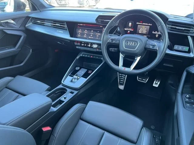 Audi AUDI S3 SPORTBACK ベースグレード photo 2