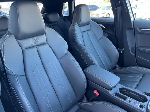 Audi AUDI S3 SPORTBACK ベースグレード photo 4