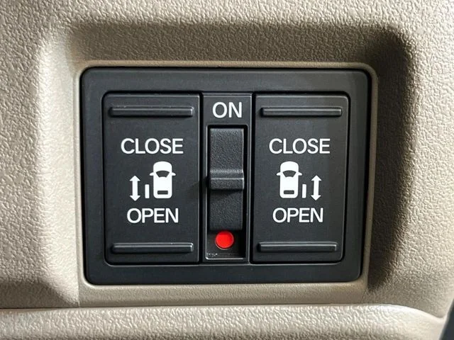 Honda N BOX JOY 2トーン photo 4