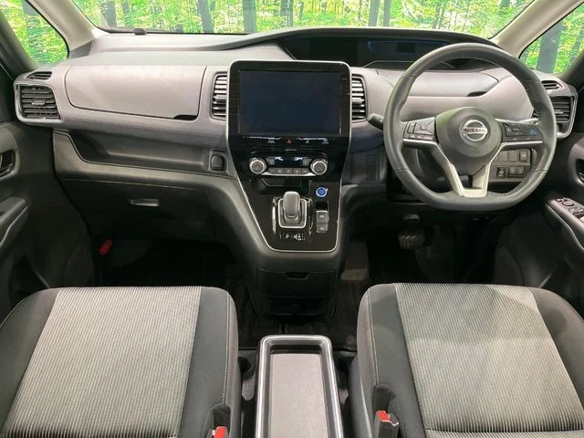 Nissan SERENA WG e−POWER　ハイウェイスター　V photo 2