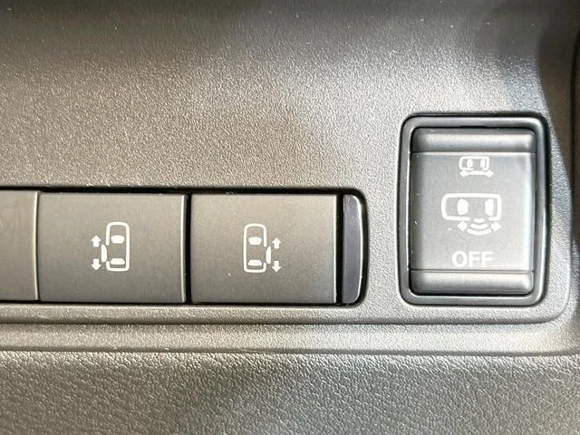 Nissan SERENA WG e−POWER　ハイウェイスター　V photo 3