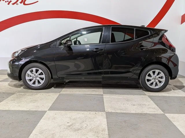 Toyota AQUA Z photo 4