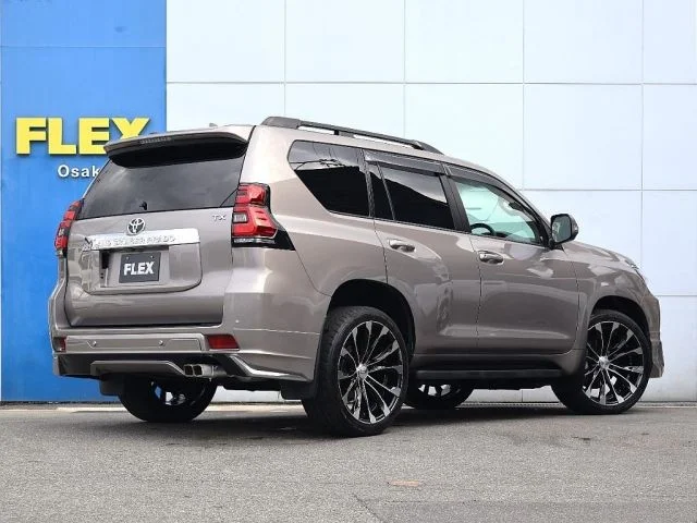 Toyota LANDCRUISER PRADO TX　Lパッケージ photo 2