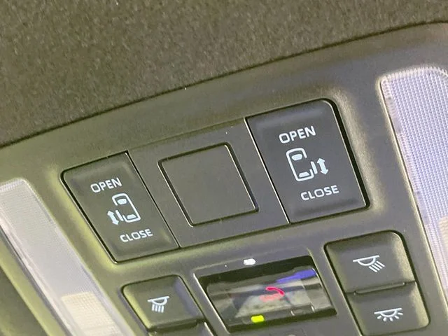 Toyota NOAH HYBRID S−Z photo 4