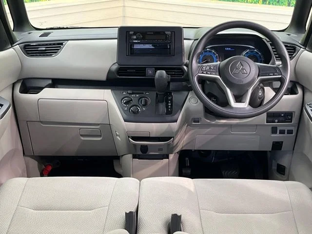Mitsubishi eK SPACE M photo 2