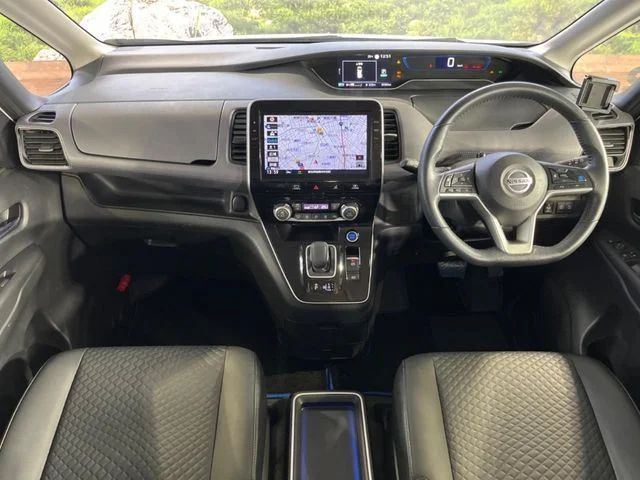 Nissan SERENA WG e−POWER　ハイウェイスター　V photo 3
