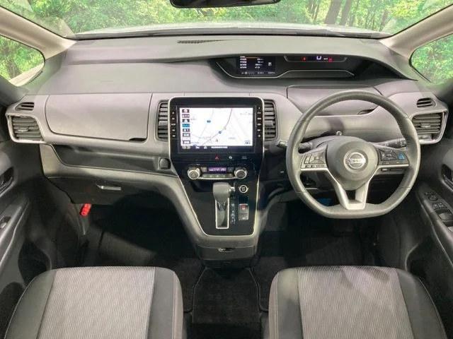 Nissan SERENA S-HYBRID ハイウェイスター　V photo 2