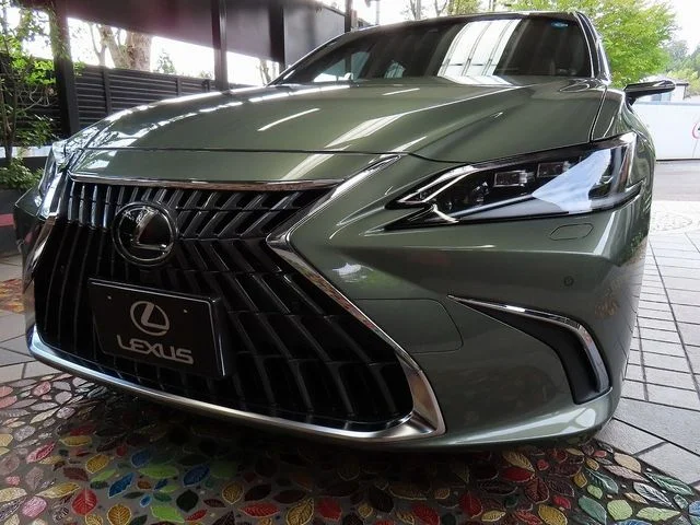 Toyota LEXUS ES300h バージョンL 2025