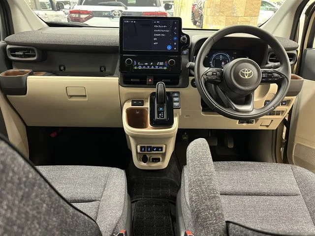 Toyota SIENTA HYBRID Z photo 2