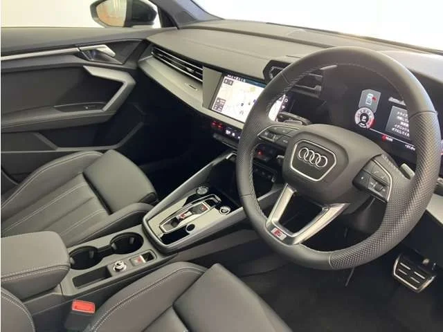 Audi AUDI A3 Sedan 30　TFSI　Sライン photo 2