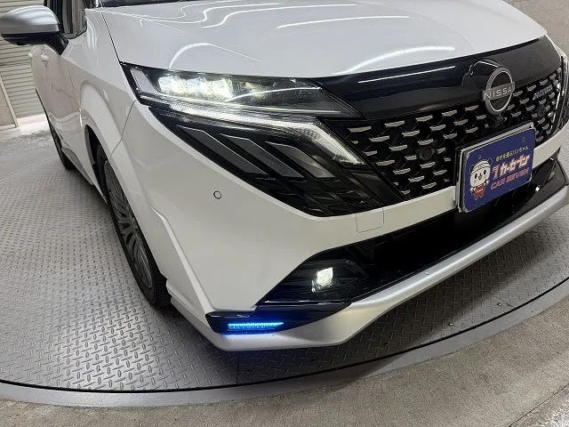 Nissan AURA オーテック photo 4