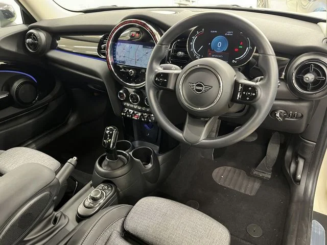 Bmw MINI COOPER D ベースグレード photo 2