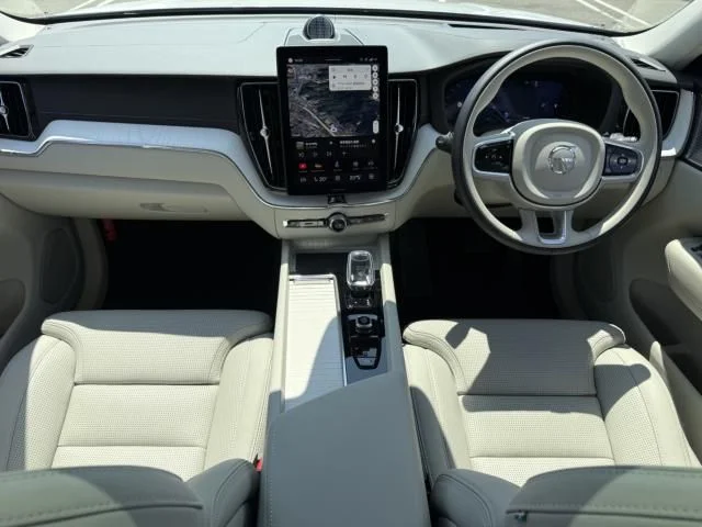 Volvo VOLVO XC60 ウルトラ　B5　AWD photo 2