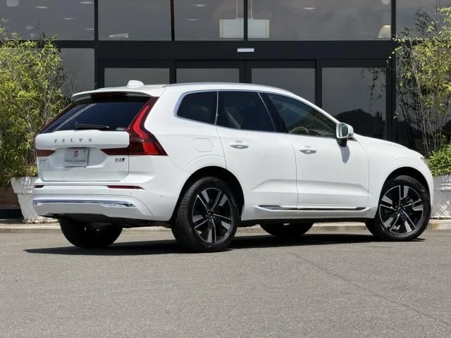 Volvo VOLVO XC60 ウルトラ　B5　AWD photo 3