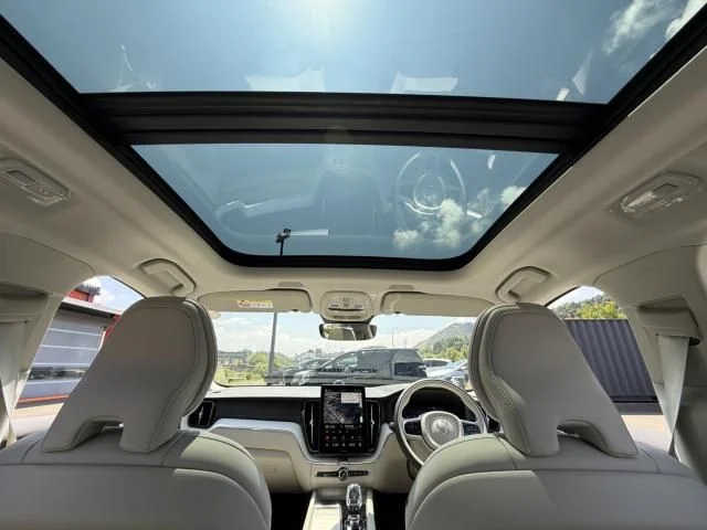 Volvo VOLVO XC60 ウルトラ　B5　AWD photo 4