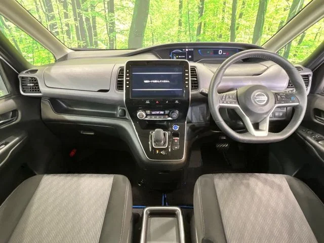 Nissan SERENA WG e−POWER　ハイウェイスター　V photo 2