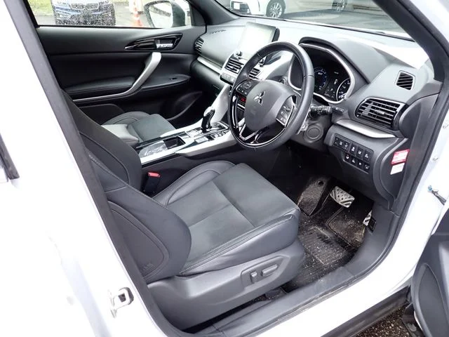Mitsubishi ECLIPSE CROSS PHEV P photo 2
