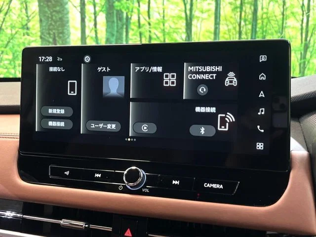 Mitsubishi OUTLANDER PHEV P　エグゼクティブ　パッケージ photo 3