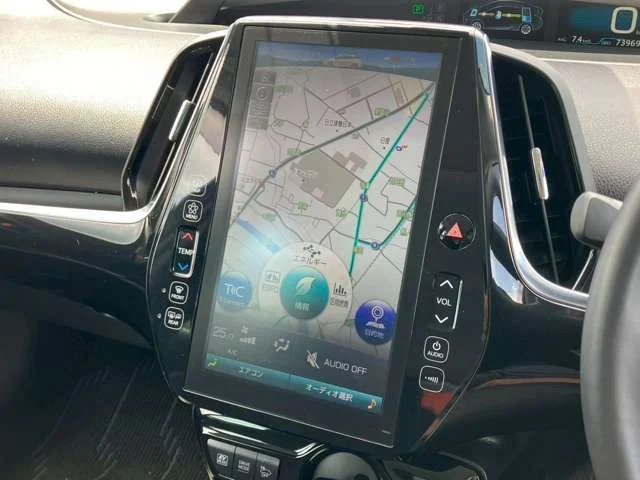 Toyota PRIUS A photo 2