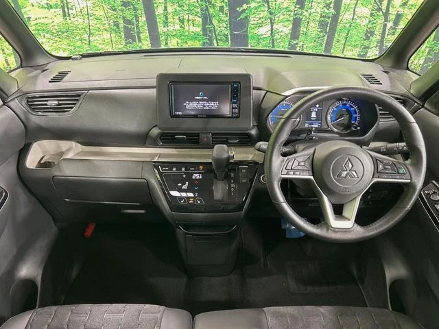 Mitsubishi DELICA MINI G　プレミアム photo 2